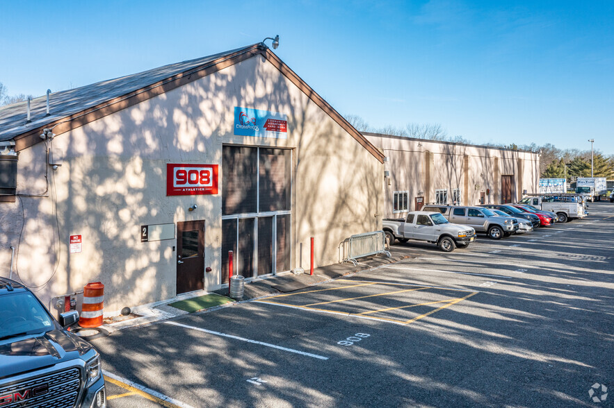 10 Summit Ave, Berkeley Heights, NJ for lease - Building Photo - Image 1 of 6