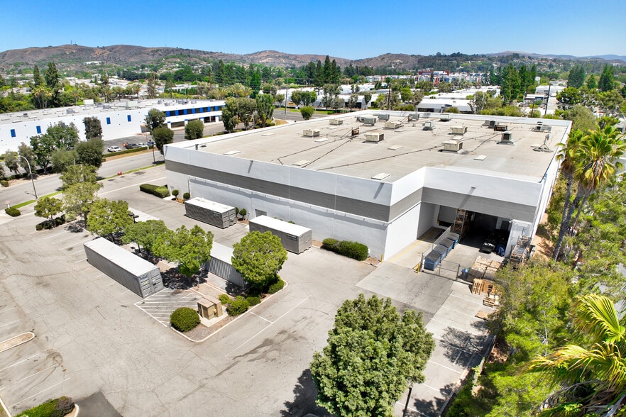 650 Columbia St, Brea, CA à vendre - Photo du bâtiment - Image 3 de 6