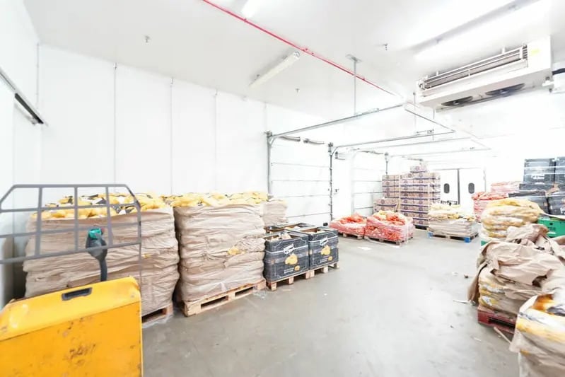 5 Avenue Bernard Vos, Mions for lease - Interior Photo - Image 3 of 35