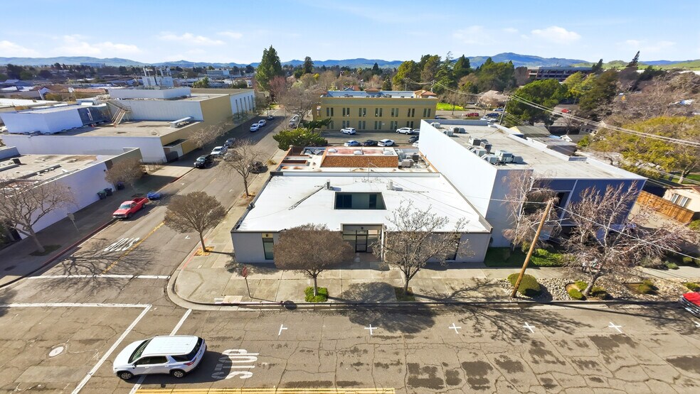 801 Jefferson St, Fairfield, CA à vendre - Photo du bâtiment - Image 3 de 12