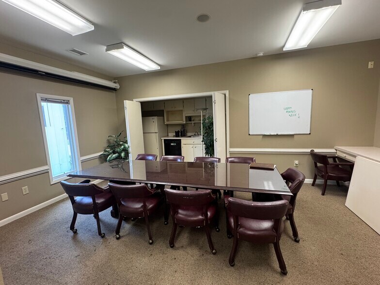 2320 Cosgrove Ave, North Charleston, SC à vendre - Photo du bâtiment - Image 3 de 12