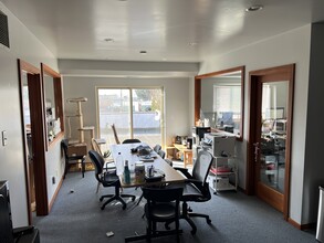 14309 Midvale Ave N, Seattle, WA for sale Interior Photo- Image 1 of 2