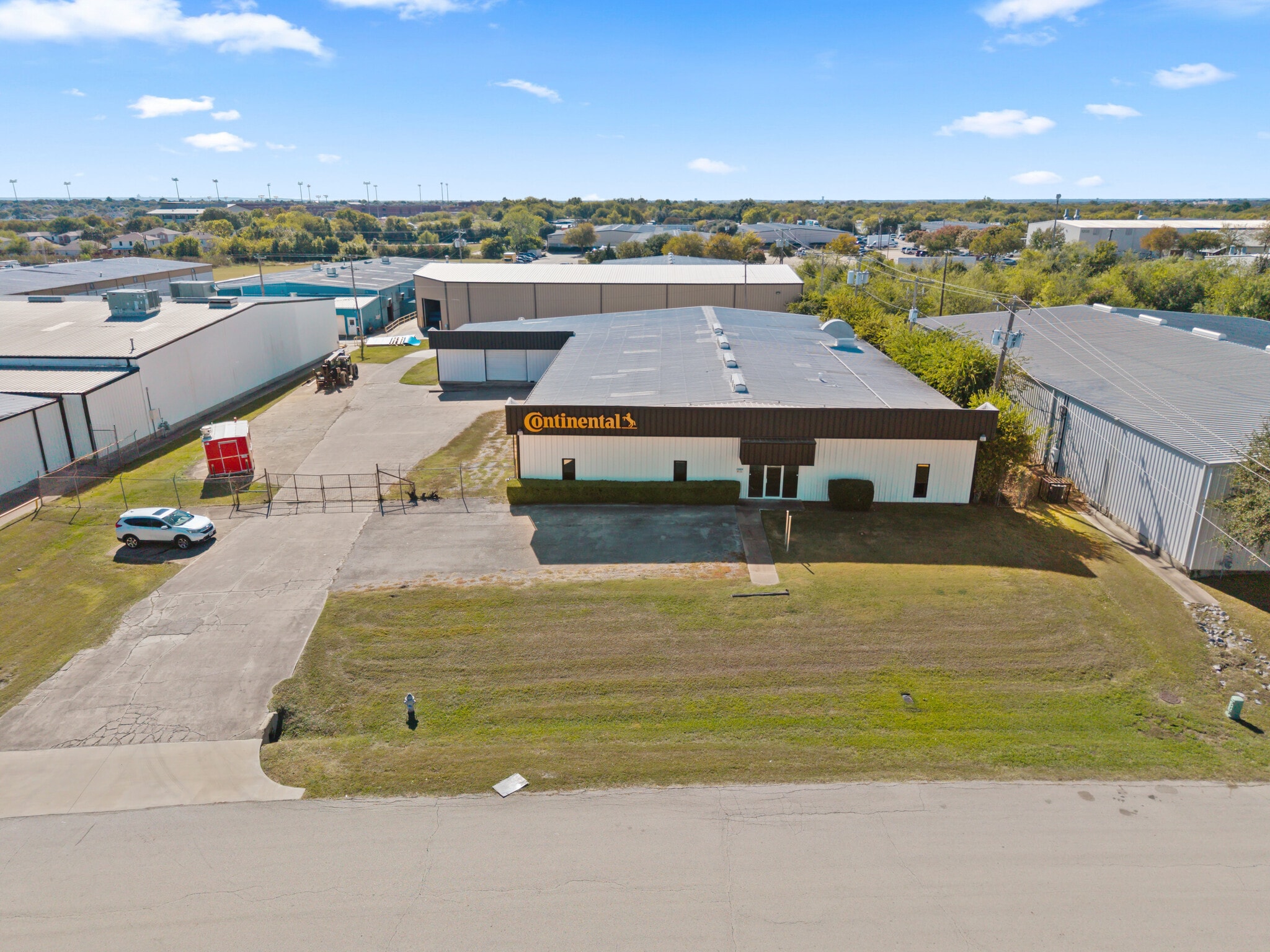 1200 N Commercial Blvd, Arlington, TX for lease Aerial- Image 1 of 25