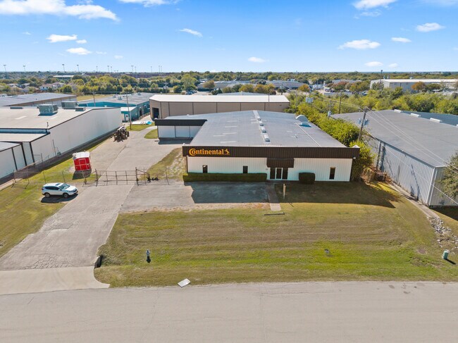 More details for 1200 N Commercial Blvd, Arlington, TX - Industrial for Lease