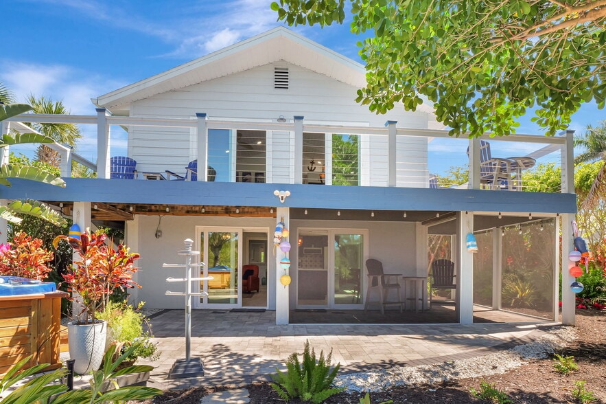 193 Cocohatchee St, Naples, FL for sale - Building Photo - Image 3 of 70