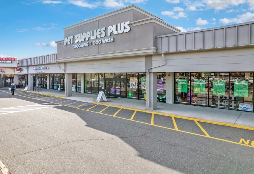 380 Cooley St, Springfield, MA à louer - Photo du bâtiment - Image 3 de 7