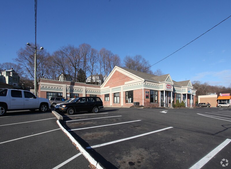 515 Watertown Ave, Waterbury, CT à louer - Photo du bâtiment - Image 2 de 2