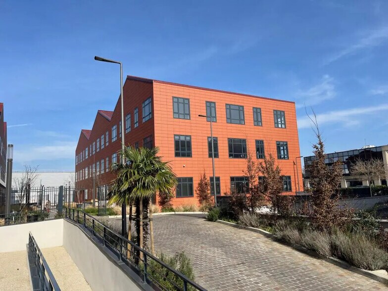 114 Quai De Bezons, Argenteuil à louer - Photo du bâtiment - Image 2 de 8