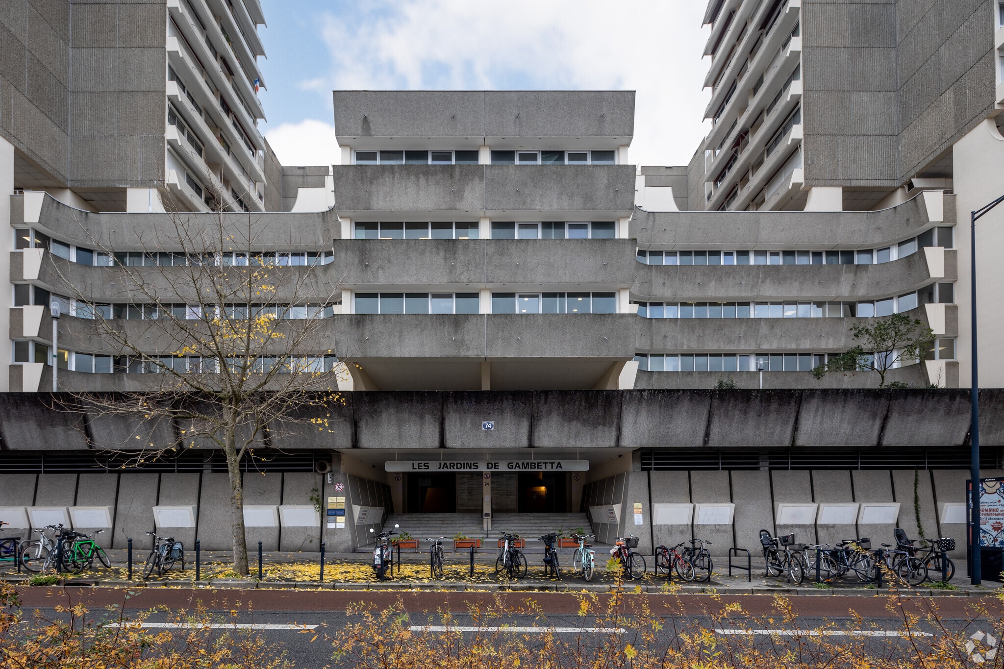 74 Rue Georges Bonnac, Bordeaux for lease Primary Photo- Image 1 of 3