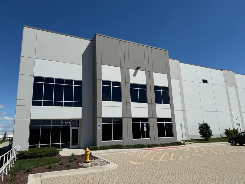 9150 W 55th St, McCook, IL à louer - Photo du bâtiment - Image 1 de 7