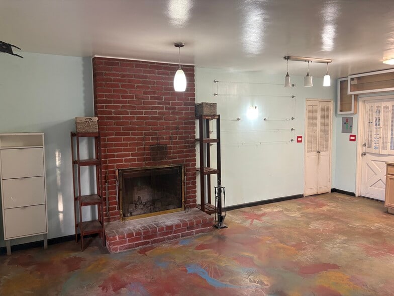 945 N Azusa Ave, Azusa, CA for lease - Interior Photo - Image 3 of 18