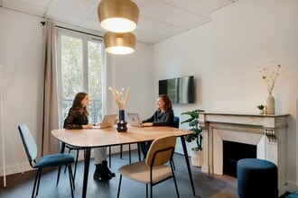 6 Boulevard Saint-Denis, Paris for lease Interior Photo- Image 2 of 7