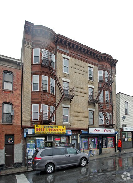 45 Palisade Ave, Yonkers, NY à vendre - Photo du bâtiment - Image 2 de 2