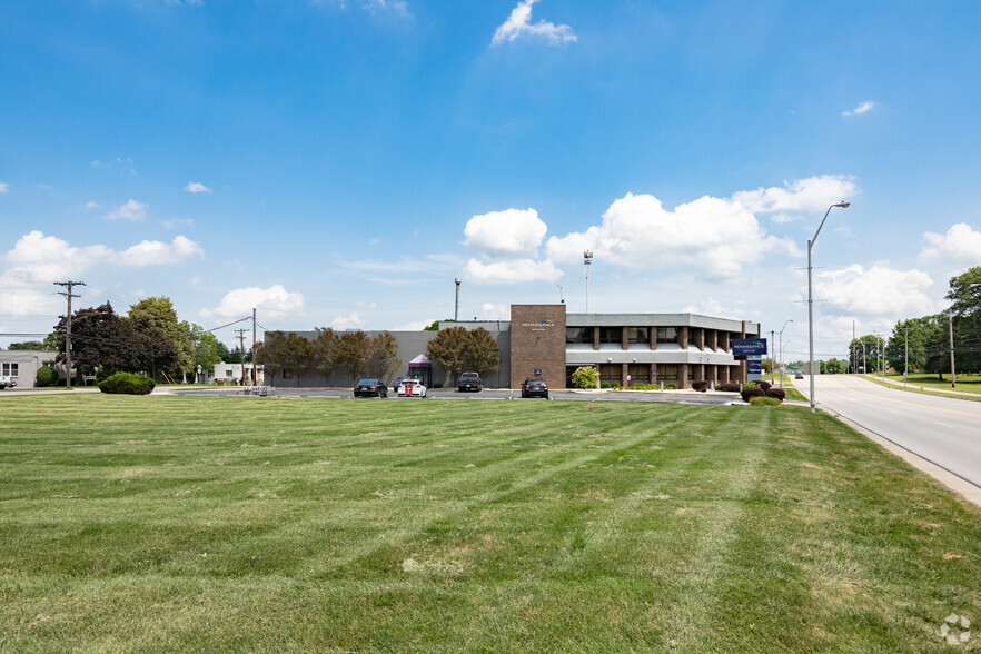 579 E Xenia Dr, Fairborn, OH for sale - Building Photo - Image 1 of 1