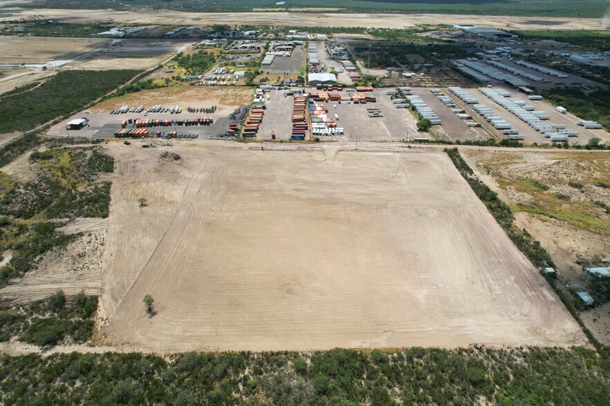 250 E. Tin Mine Rd., Laredo, TX à louer - Photo du bâtiment - Image 2 de 2