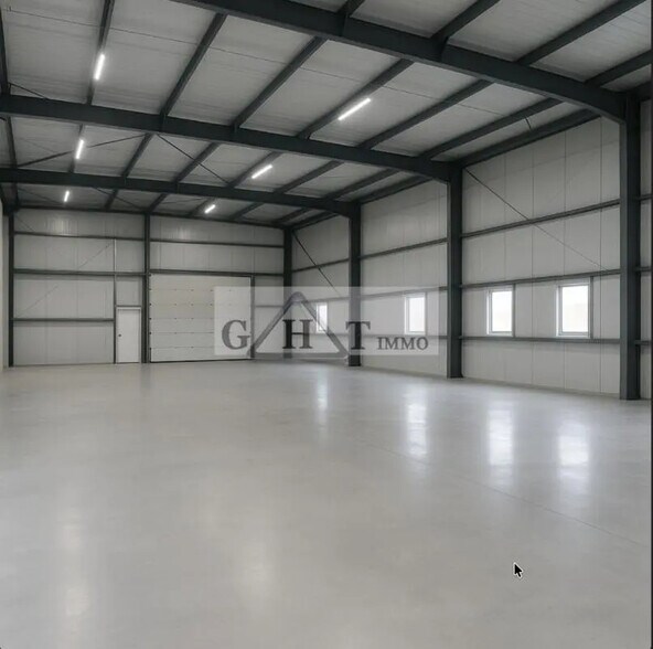 Industrial in Villeneuve-la-Garenne for lease - Interior Photo - Image 2 of 2