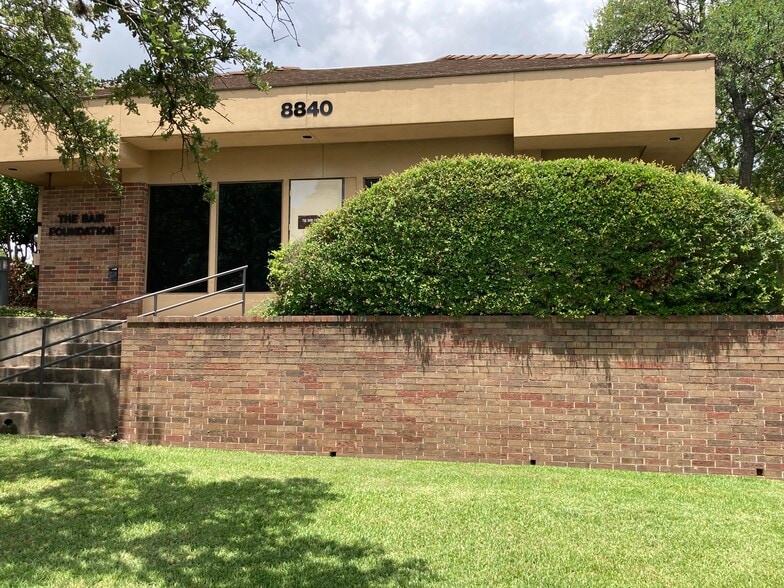 8840 Business Park Dr, Austin, TX for lease - Building Photo - Image 2 of 3