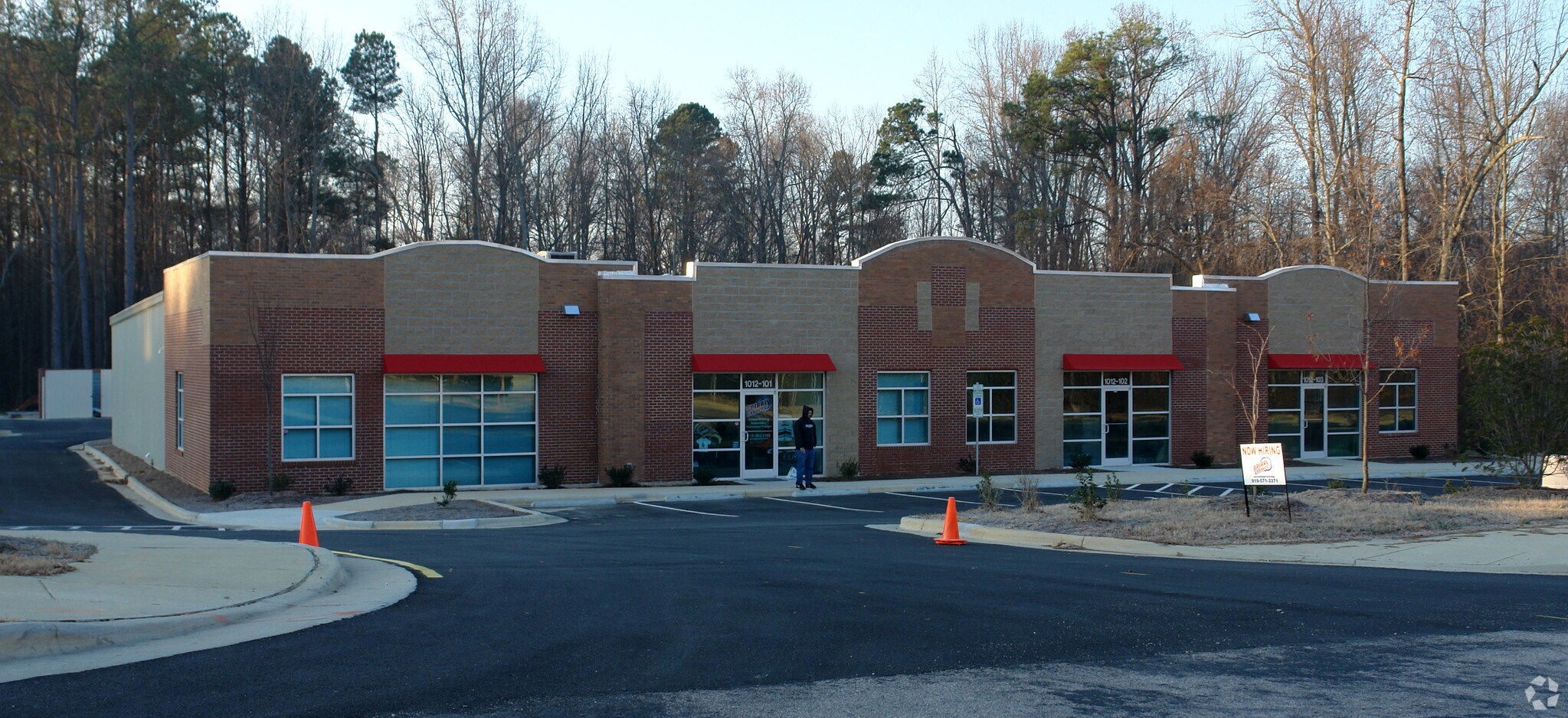 1012 Investment Blvd, Apex, NC à louer Photo principale- Image 1 de 3