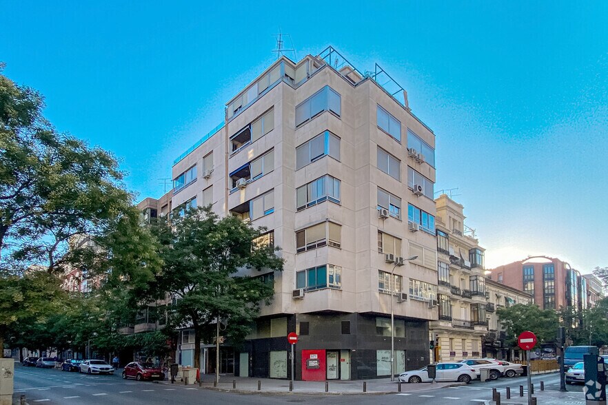 Retail in Madrid, Madrid for lease - Primary Photo - Image 1 of 1