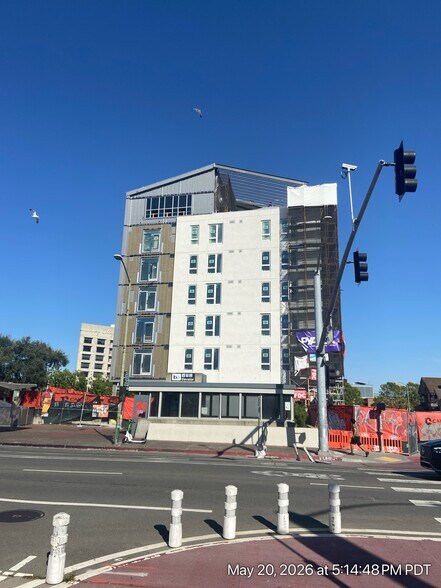 820 Oak St, Oakland, CA for lease - Building Photo - Image 3 of 8