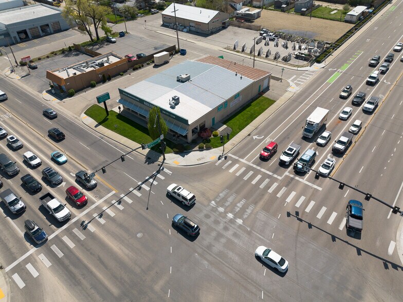 4141 W Chinden Blvd, Garden City, ID à louer - Photo du bâtiment - Image 3 de 17