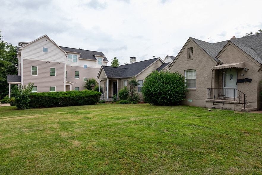 Tiger Den Student Housing Portfolio portfolio of 3 properties for sale on LoopNet.ca - Building Photo - Image 2 of 10
