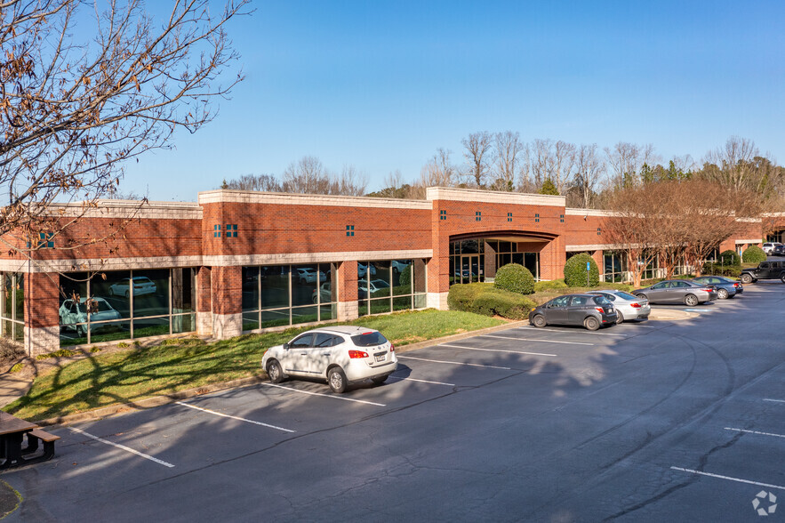 5000 Research Ct, Suwanee, GA for lease - Building Photo - Image 1 of 6