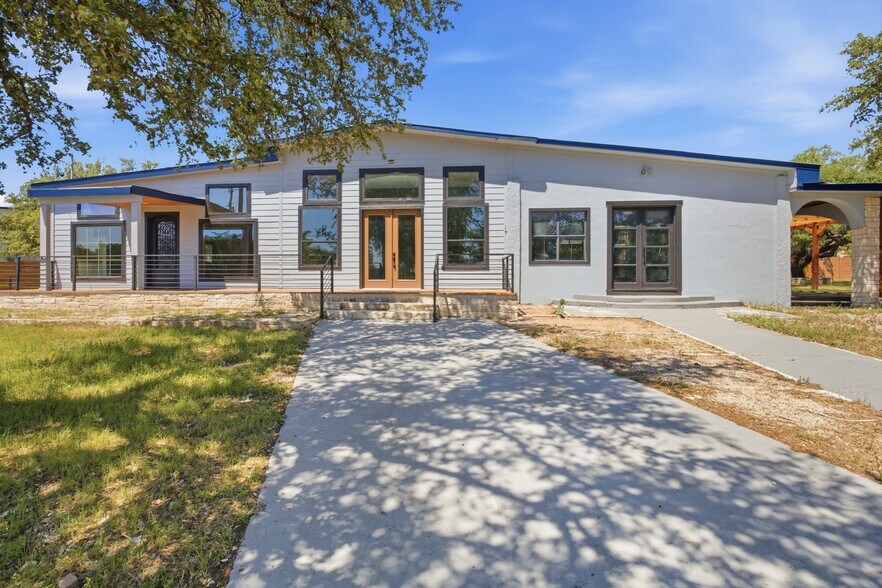 17621 Stacey Ln, Lago Vista, TX à louer - Photo du bâtiment - Image 1 de 34