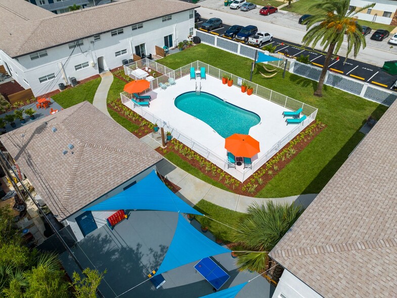 1024 Park Dr, Indian Harbour Beach, FL for sale - Building Photo - Image 3 of 21