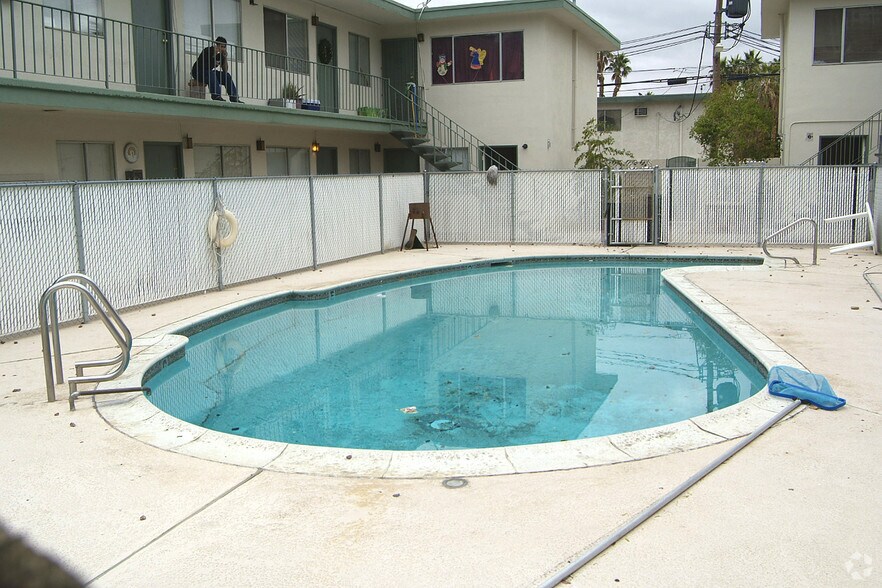 2636 Lynnwood St, Las Vegas, NV for sale - Building Photo - Image 3 of 18