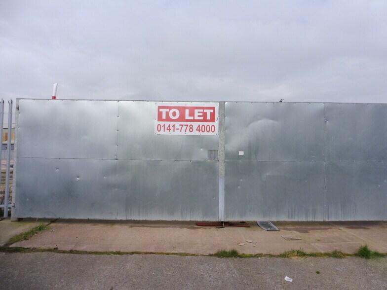 121 Barfillan Dr, Glasgow à louer - Photo du bâtiment - Image 2 de 4