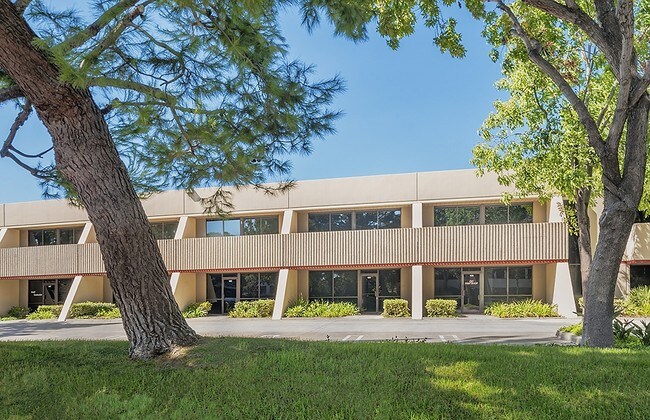 Plus de détails pour 2691 Richter Ave, Irvine, CA - Local d'activités à louer