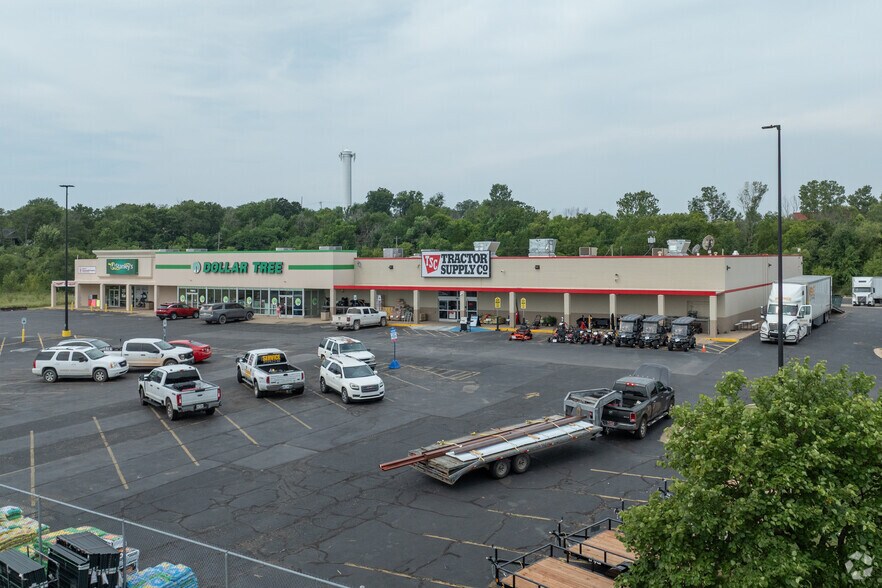 700 N Main St, Bristow, OK à louer - Photo principale - Image 1 de 5
