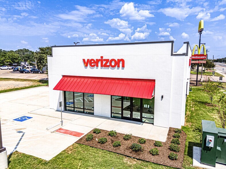 2902 TX-21, Bryan, TX à vendre - Photo du bâtiment - Image 2 de 6