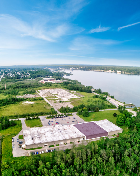 3225 E Bayshore Rd, Owen Sound, ON for lease - Building Photo - Image 2 of 4