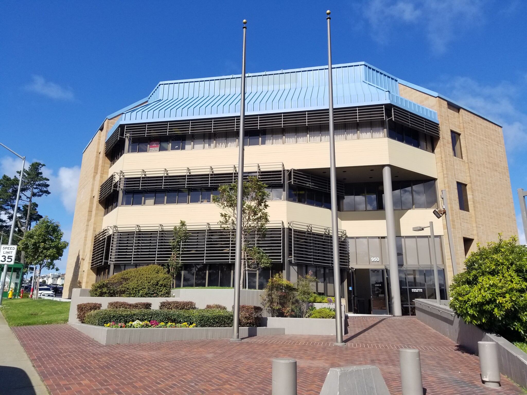 950 John Daly Blvd, Daly City, CA for lease Primary Photo- Image 1 of 6