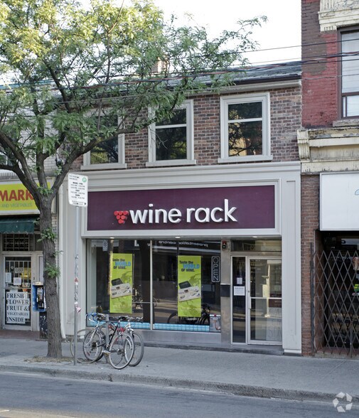 560 Queen St W, Toronto, ON à vendre - Photo du bâtiment - Image 3 de 5