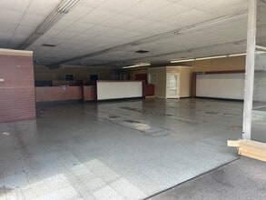 5208 Charlotte Pike, Nashville, TN for lease Interior Photo- Image 2 of 4