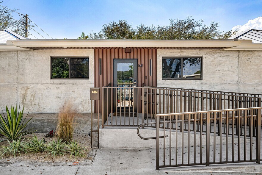 112 SE 10th St, Delray Beach, FL à louer - Photo du bâtiment - Image 1 de 54