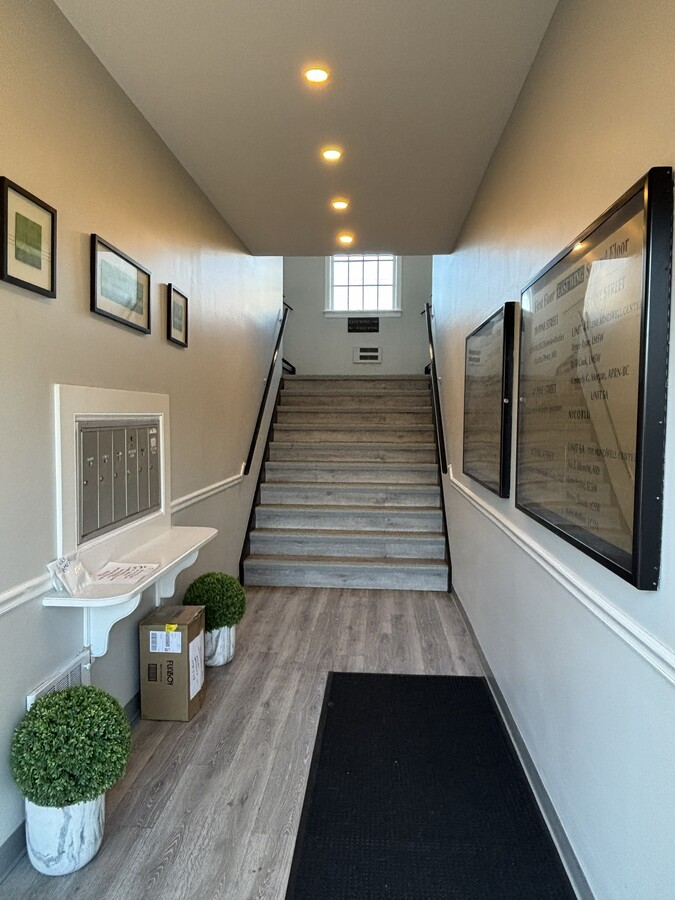 39-51 Pine St, New Canaan, CT 06840 - Unit 5A -  - Interior Photo - Image 2 of 14