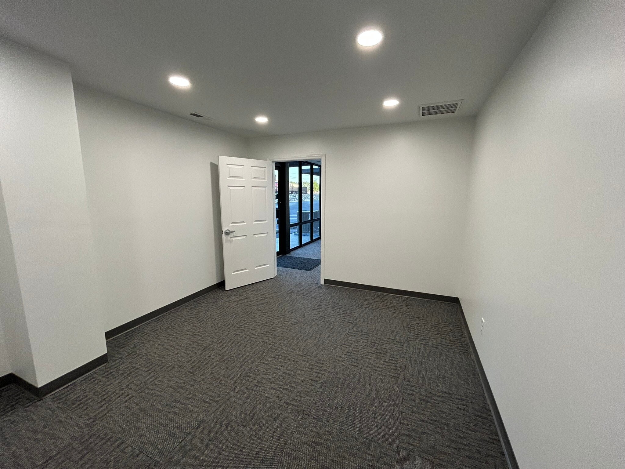 1381 South Park Dr, Kernersville, NC for lease Interior Photo- Image 1 of 6