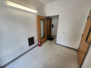 10515-10535 Crestwood Dr, Manassas, VA for lease Interior Photo- Image 1 of 13