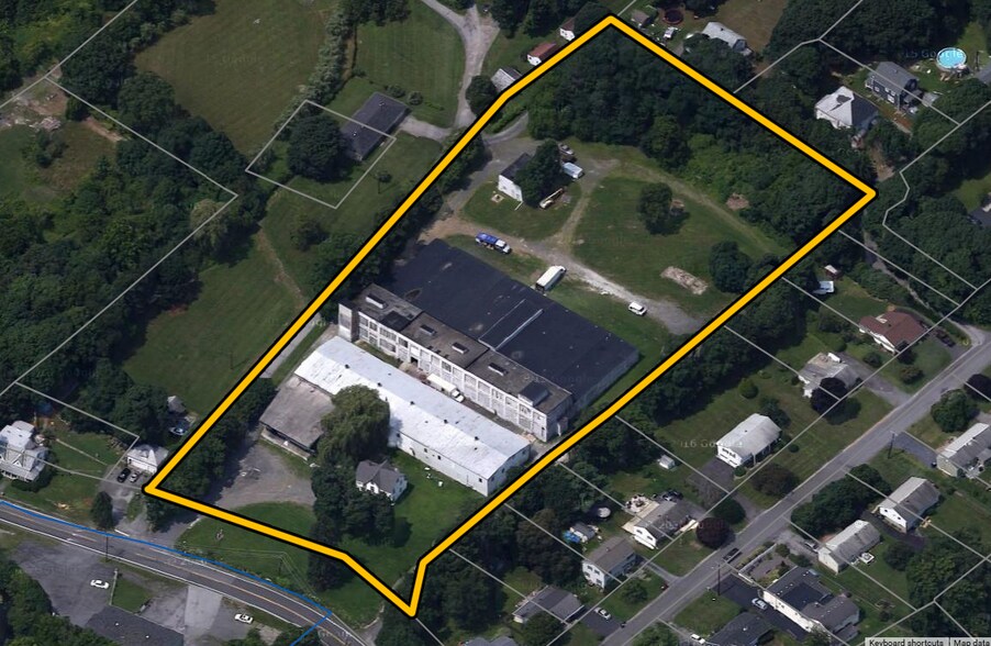 155 Vineyard Ave, Highland, NY à vendre - Photo du bâtiment - Image 1 de 50