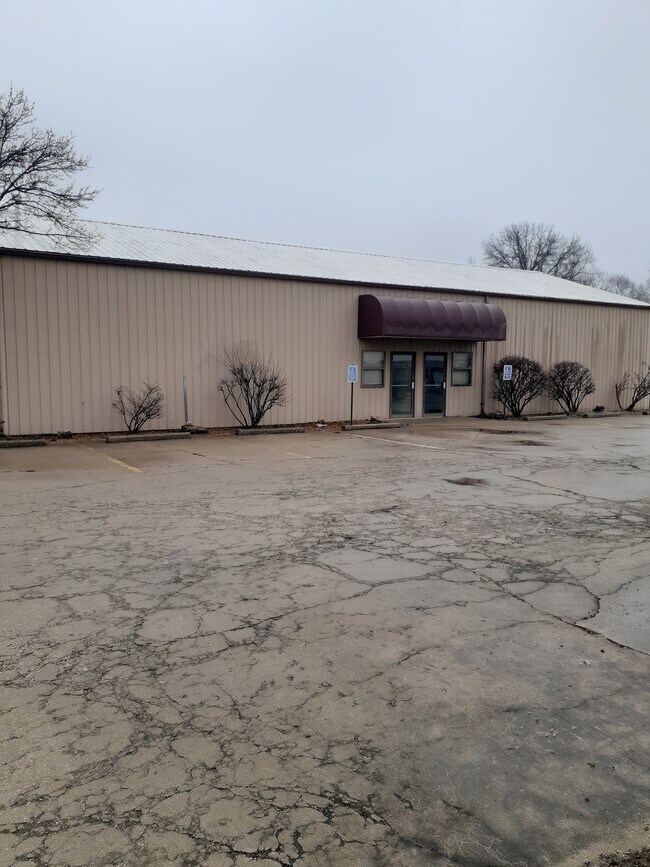 Plus de détails pour 4310 Horseshoe Lake Rd, Pontoon Beach, IL - Industriel à louer