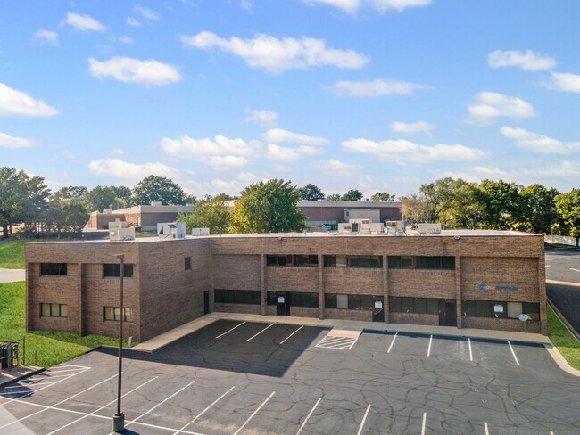 Plus de détails pour 2800 NE Kendallwood Pky, Gladstone, MO - Bureau à louer