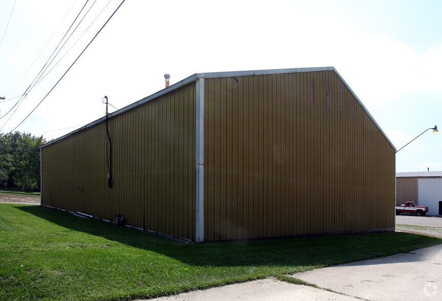 3850 S Meeker Ave, Muncie, IN à vendre - Photo du bâtiment - Image 2 de 2