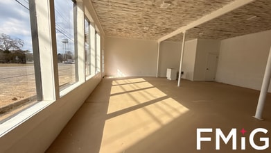 604 W Cumming Ave, Opp, AL for lease Interior Photo- Image 2 of 2