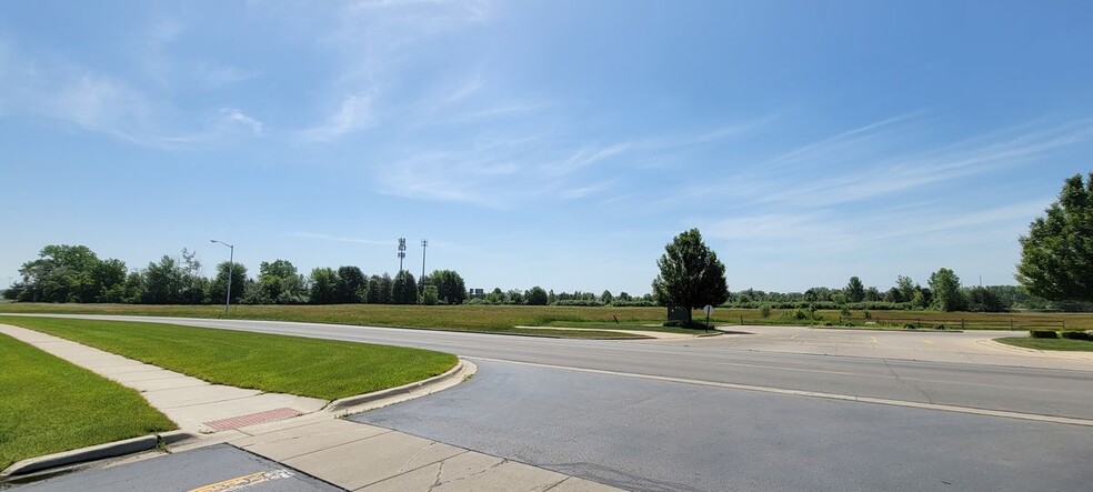 315 Joe Mann Blvd, Midland, MI for sale - Primary Photo - Image 1 of 5