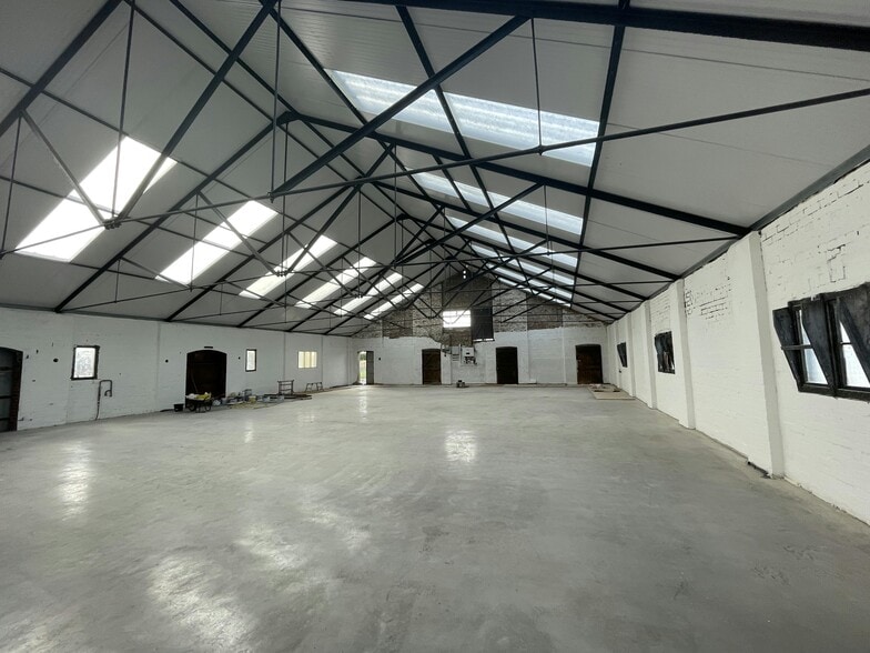 Hartwell Ln, Hilderstone for lease - Interior Photo - Image 3 of 4