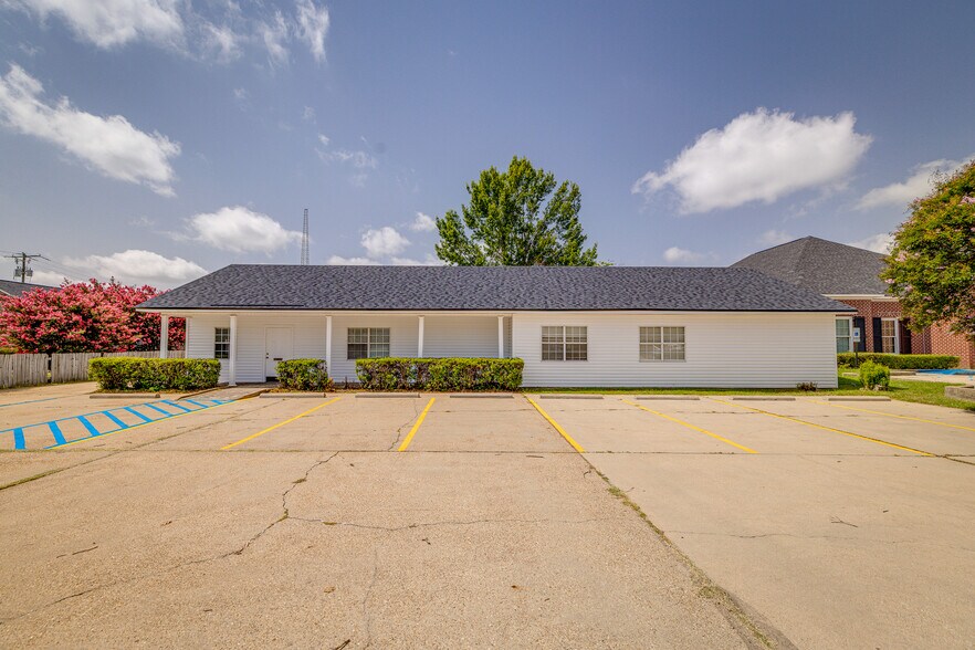 2910 Evangeline St, Monroe, LA à vendre - Photo du bâtiment - Image 2 de 19